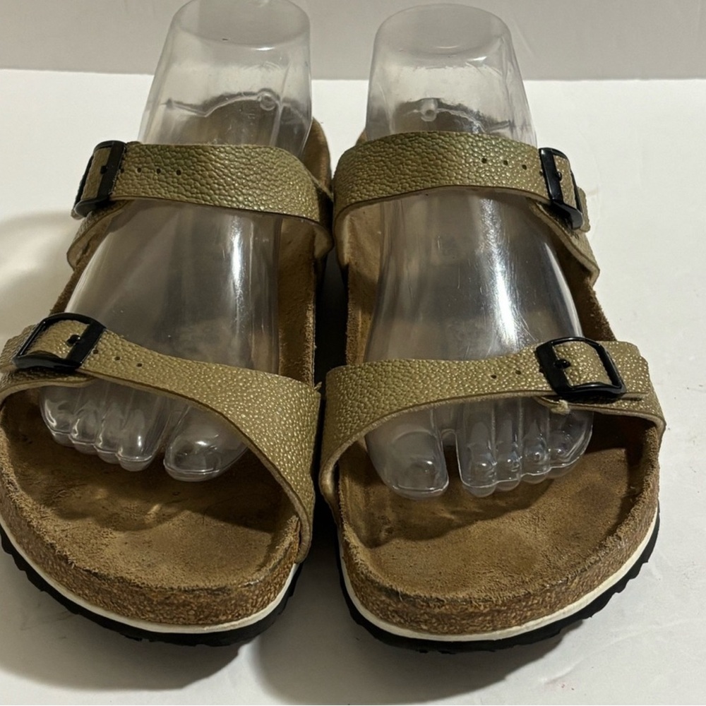 Birkis by Birkenstock Women 10 Men’s 6 Gold Snakeskin 2 Strap Sandals Buckle